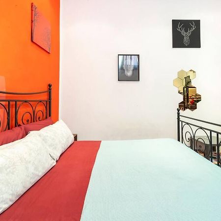 Central And Cozy Loft With Courtyard โบโลญญา ภายนอก รูปภาพ