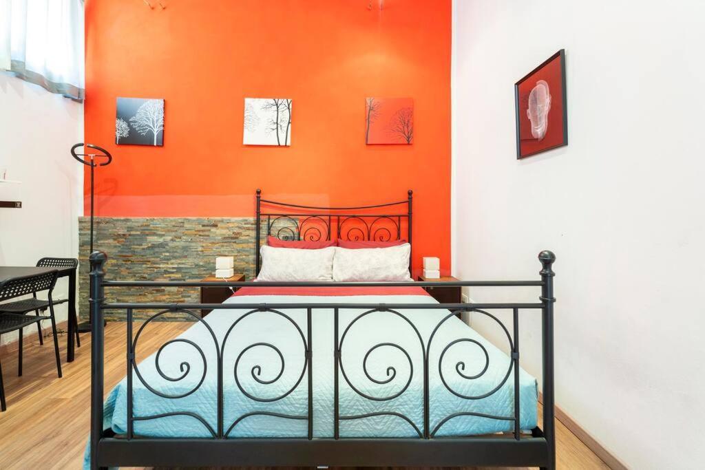 Central And Cozy Loft With Courtyard โบโลญญา ภายนอก รูปภาพ