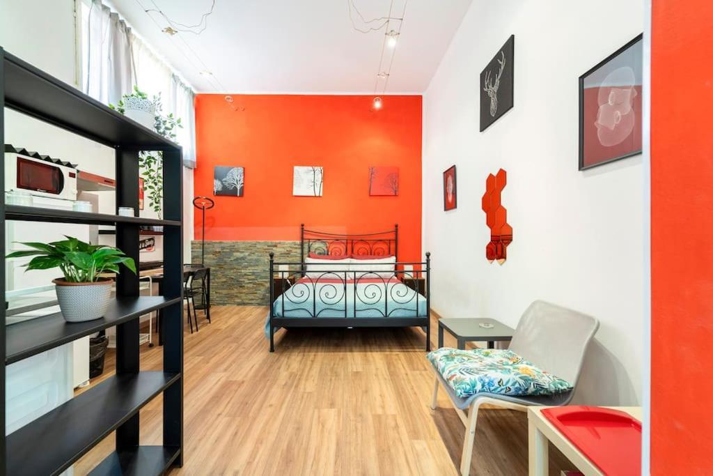 Central And Cozy Loft With Courtyard โบโลญญา ภายนอก รูปภาพ