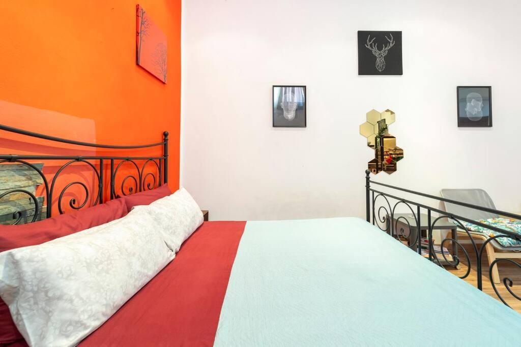 Central And Cozy Loft With Courtyard โบโลญญา ภายนอก รูปภาพ