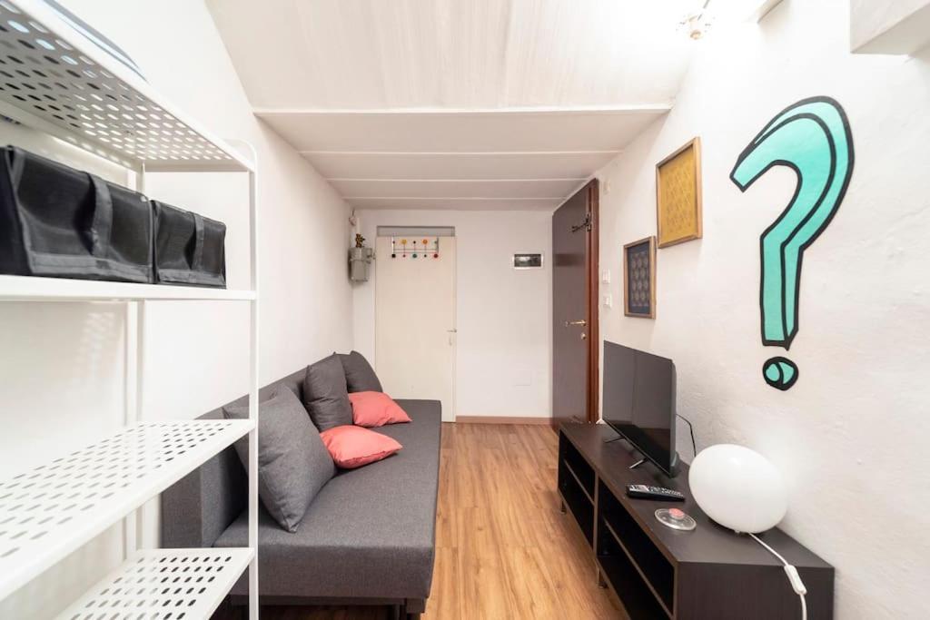 Central And Cozy Loft With Courtyard โบโลญญา ภายนอก รูปภาพ